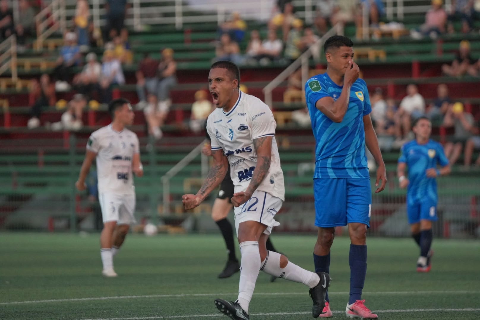 Hernández sigue enamorado del gol con Cartaginés