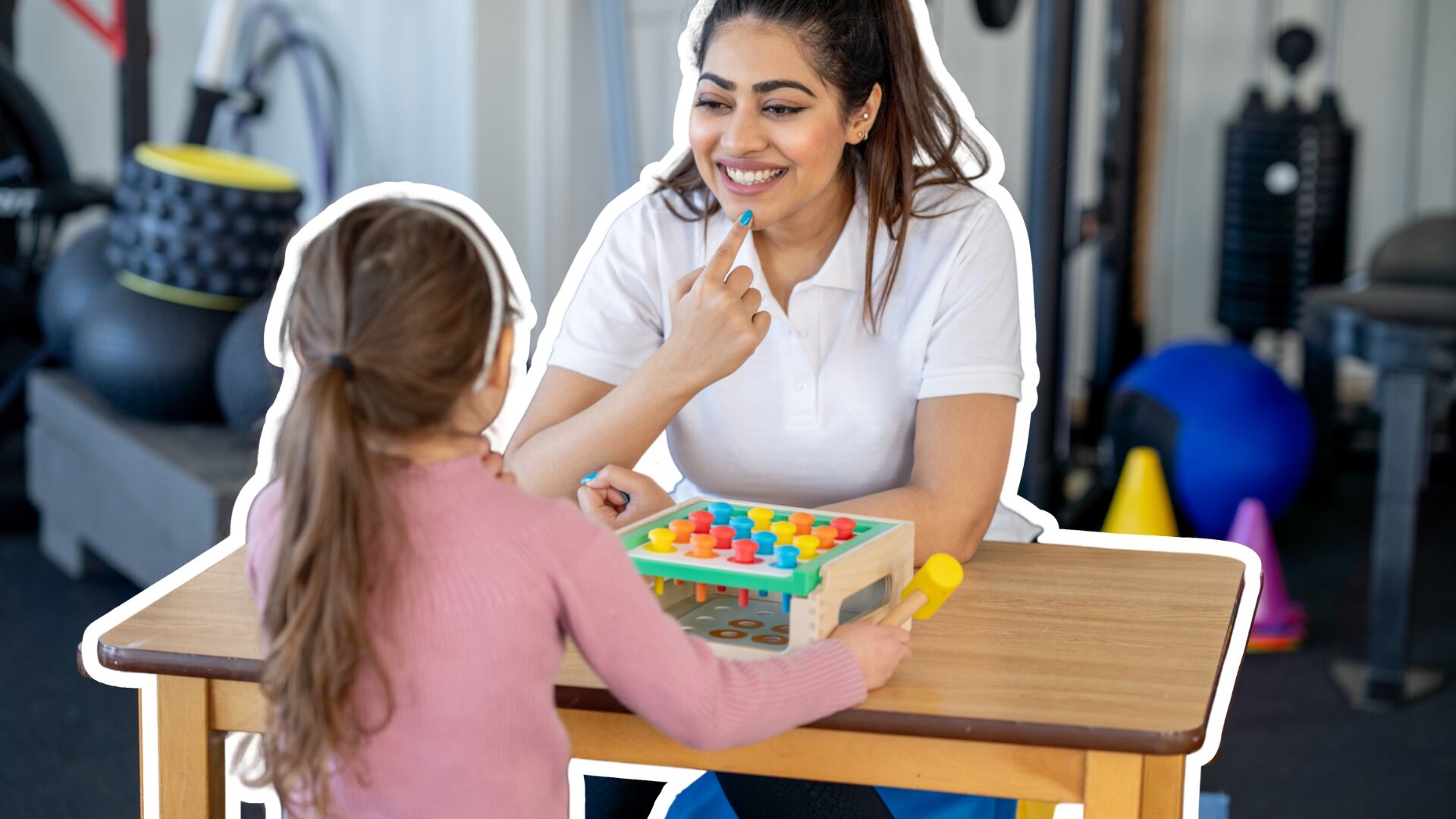 El especialista menciona que una de las formas de tratar el autismo es la terapia de lenguaje.