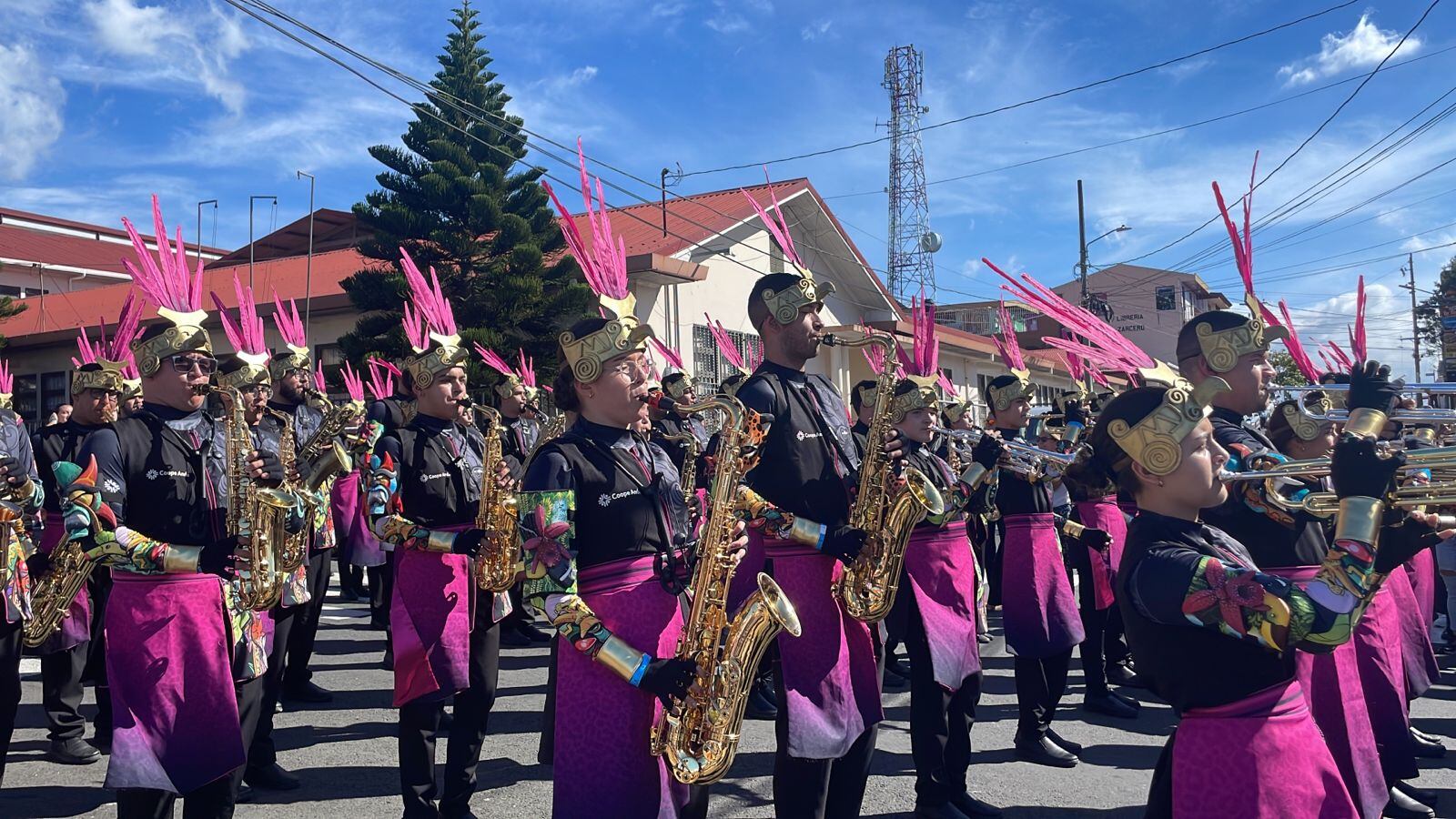 La Banda Municipal de Zarcero recibió un reconocimiento en su pueblo.