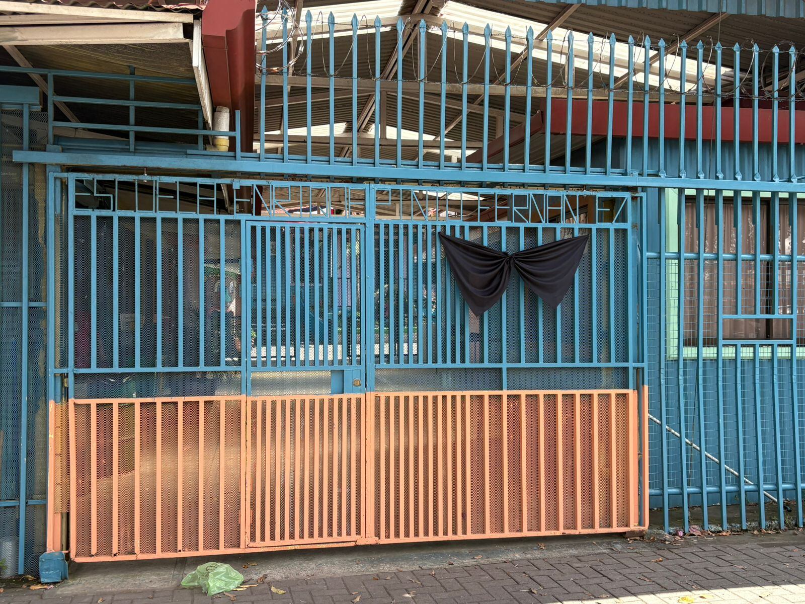 Un hombre de apellidos Chavarría Monge habría asesinado a su pareja sentimental y su propia hija de 4 años, hecho ocurrido el domingo 2 de noviembre en unos apartamentos en calle la Esperanza San Rafael de Alajuela.