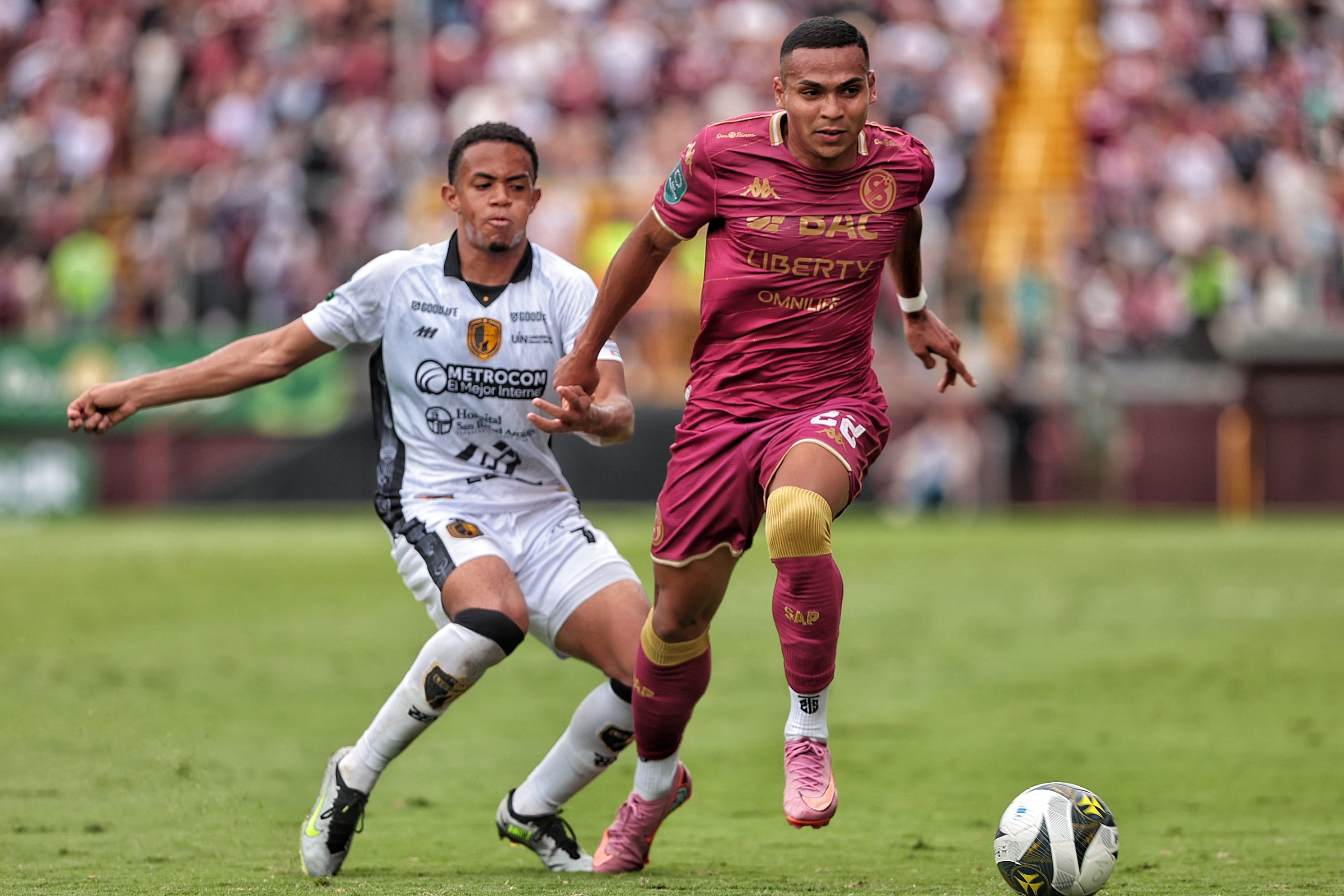 12/04/2026/ juego entere Deportivo Saprissa vs Municipal Liberia por la Liga a Promerica en el estadio Ricardo Saprissa/ foto John Durán