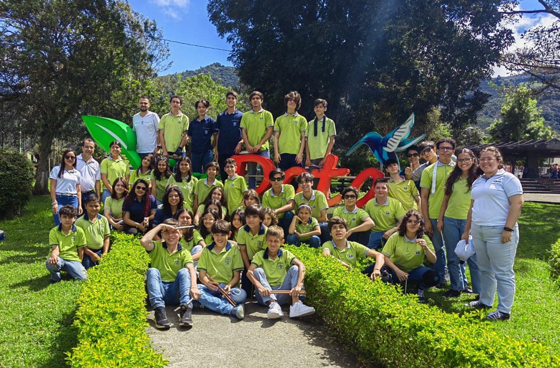 Centro educativo en Cartago está entre los 10 mejores del mundo por su colaboración comunitaria y apoyo a estudiantes vulnerables.