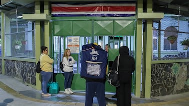 Cuando la ciudadanía hace posible la democracia: Las fotos que nos recuerdan el valor de lo que tenemos