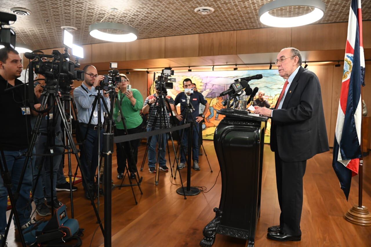 Conferencia de Rodrigo Arias