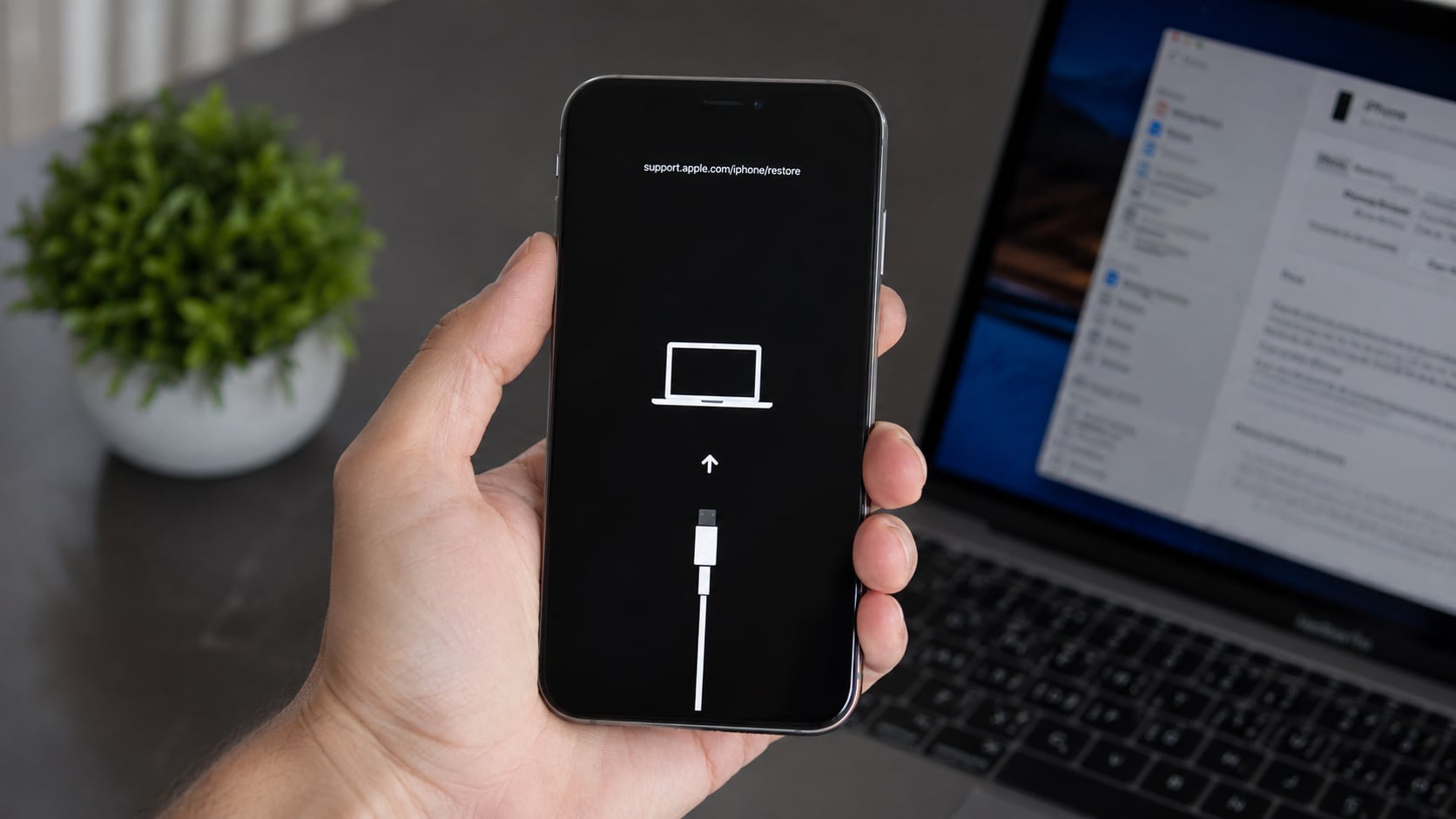 Restablecer el iPhone o solicitar el desbloqueo al operador son las dos vías oficiales para recuperar el control del dispositivo.