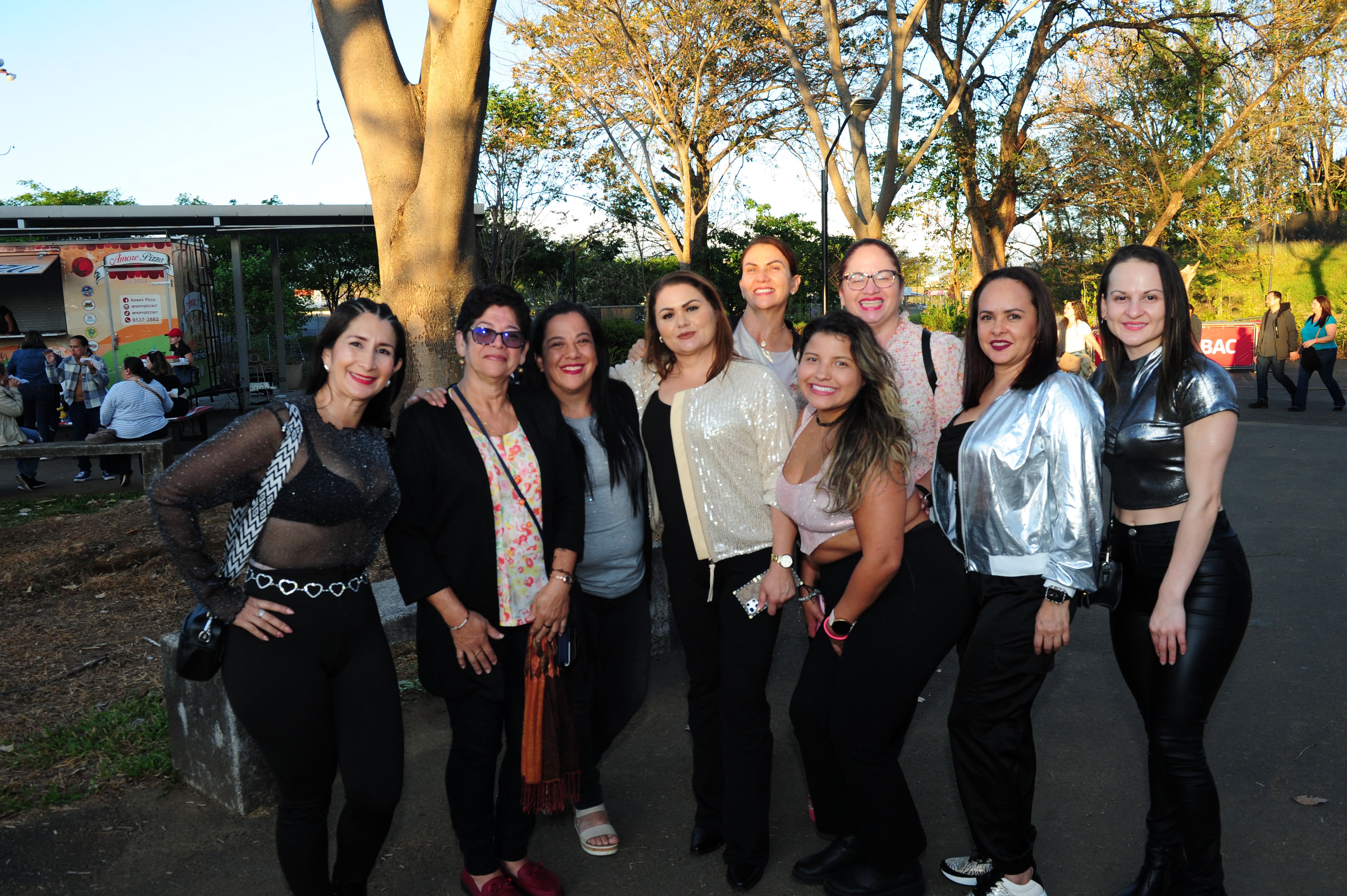 Tour con PANDORA Y FLANS