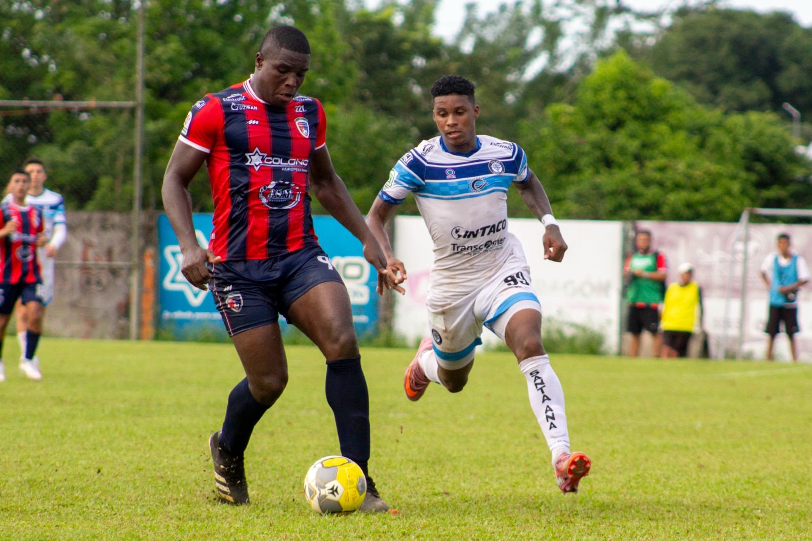 Ferney Mosquera
Futbolista Colombiano
Cariari Pococí
Liga de Ascenso
Seis meses de castigo por agresión
Torneo Clausura 2026:
Fotografía: Ascenso Total