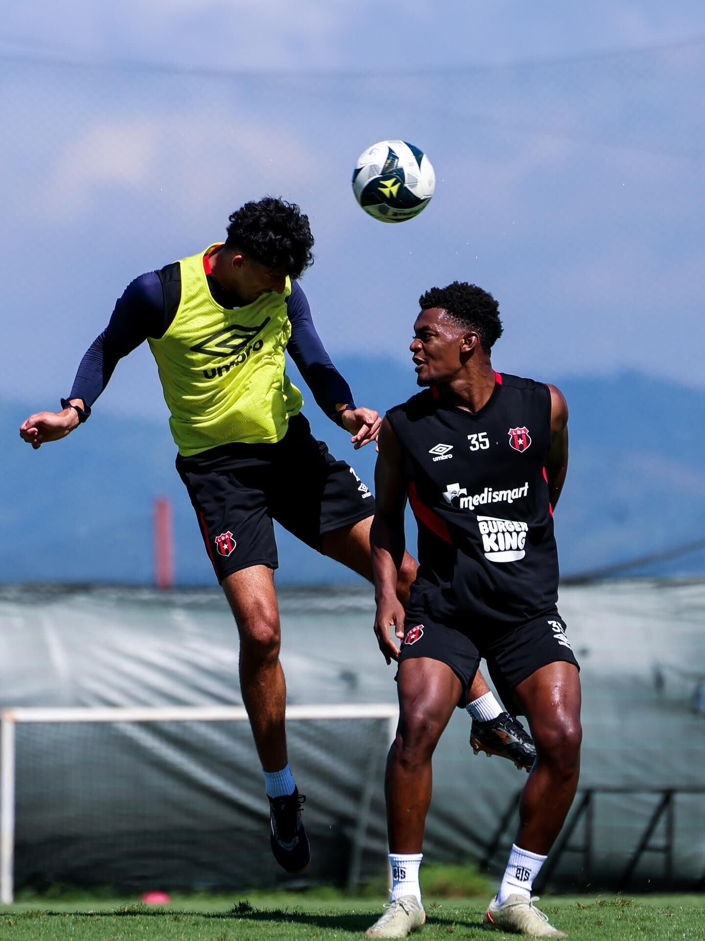 Rashir Parkins podría ver acción este sábado, en el partido entre Liga Deportiva Alajuelense y el Municipal Liberia.