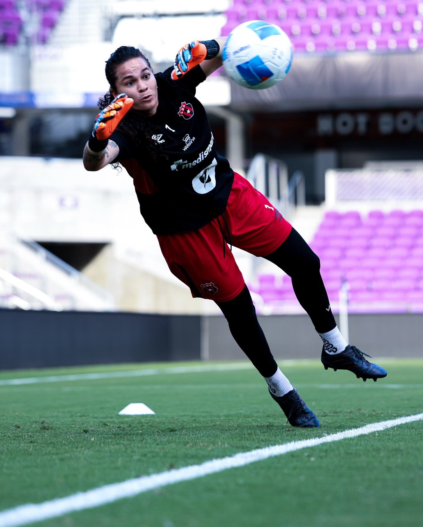 Noelia Bermúdez fue figura con Liga Deportiva Alajuelense ante América y lo mismo puede ocurrir contra Orlando Pride.