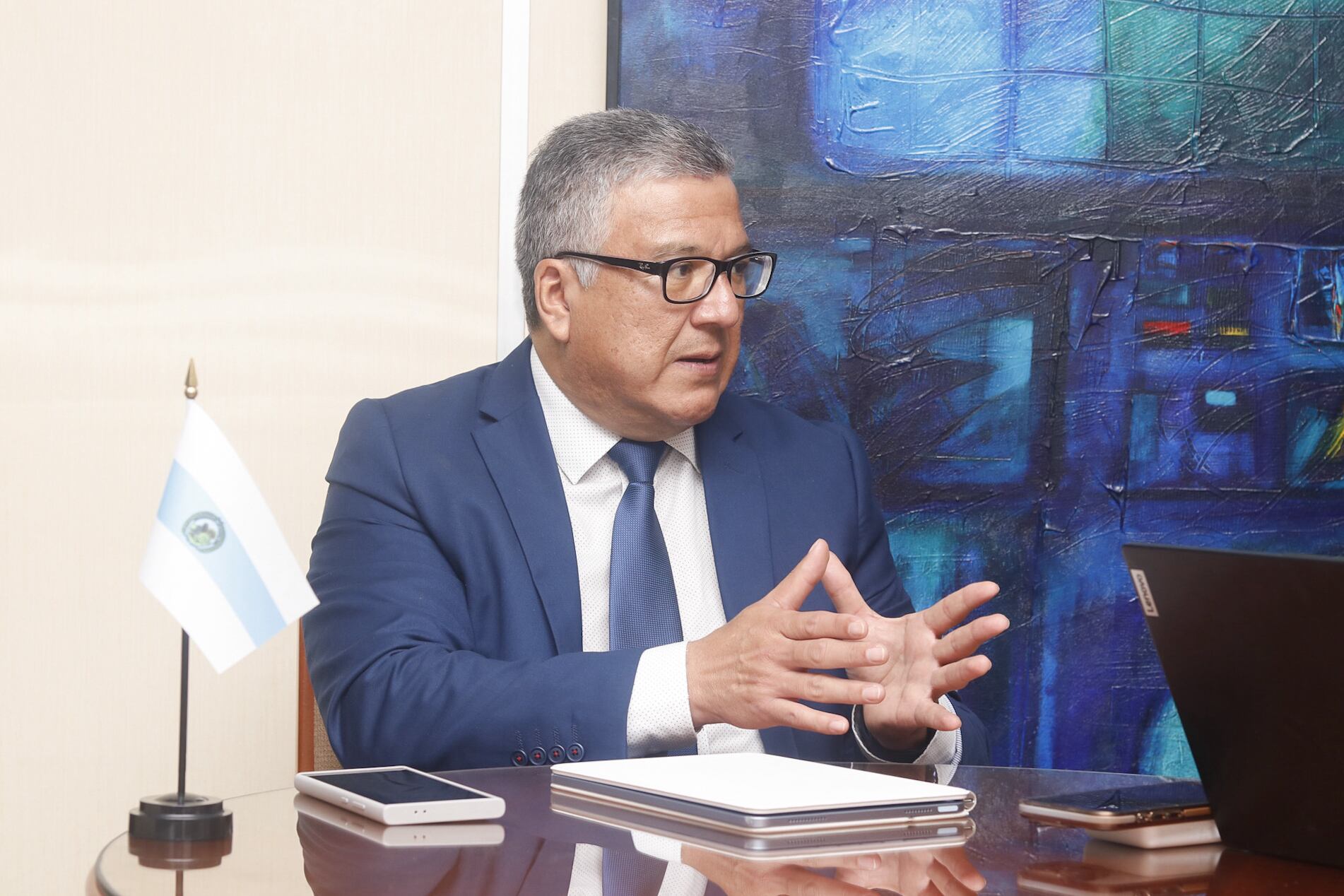 19/09/2024. Retratos en entrevista a Carlos Araya Leandro, nuevo rector de la UCR. Facultad de Derecho, UCR. San Pedro. Fotografía: Lilly Arce.