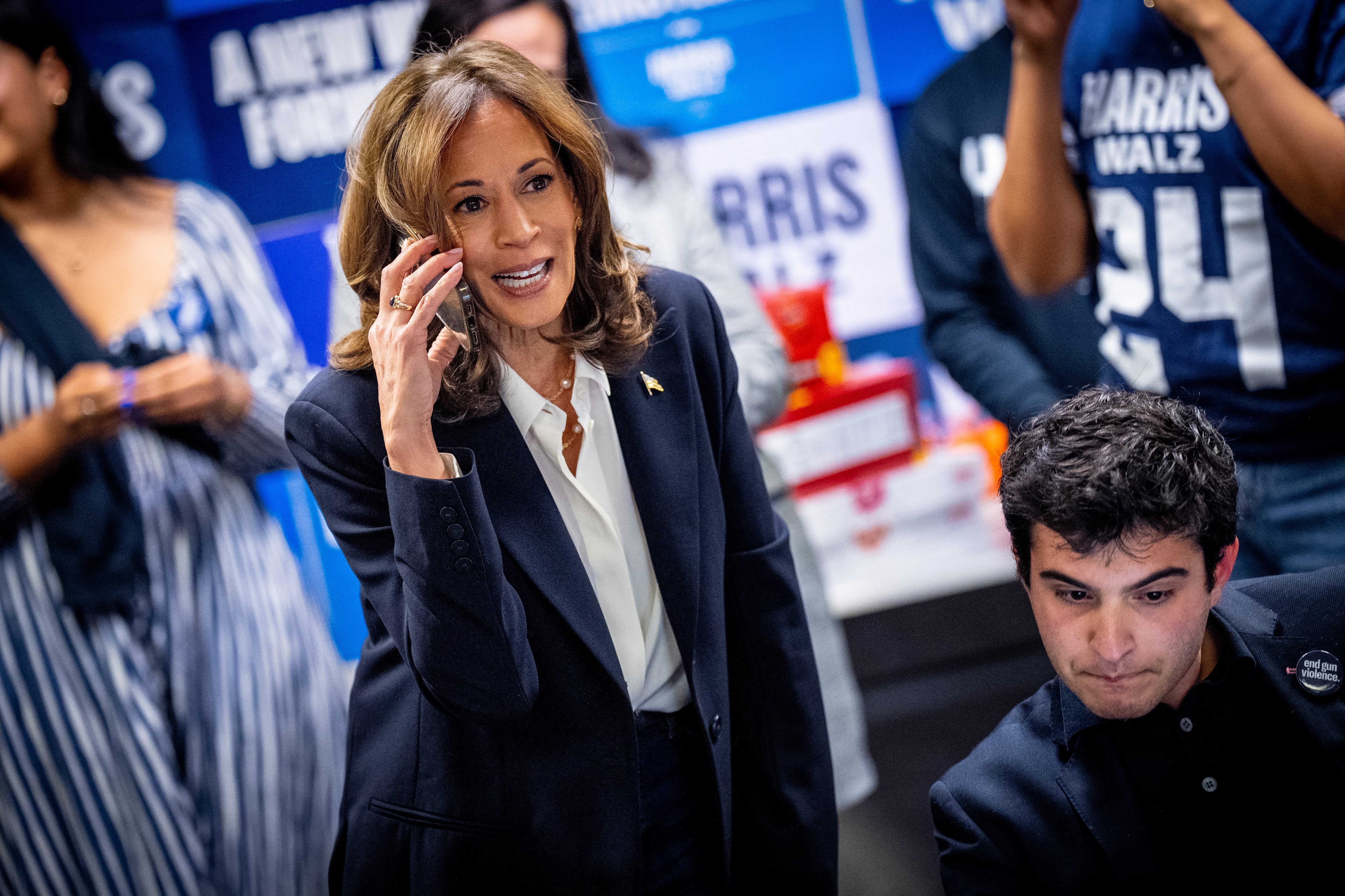 WASHINGTON, DC - NOVEMBER 05: Democratic presidential nominee, U.S. Vice President Kamala Harris drops by a phone bank event at the Democratic National Committee headquarters on Election Day November 05, 2024 in Washington, DC. Americans cast their ballots today in the presidential race between Republican nominee, former President Donald Trump and Harris, as well as multiple state elections that will determine the balance of power in Congress. Andrew Harnik/Getty Images/AFP (Photo by Andrew Harnik / GETTY IMAGES NORTH AMERICA / Getty Images via AFP)
