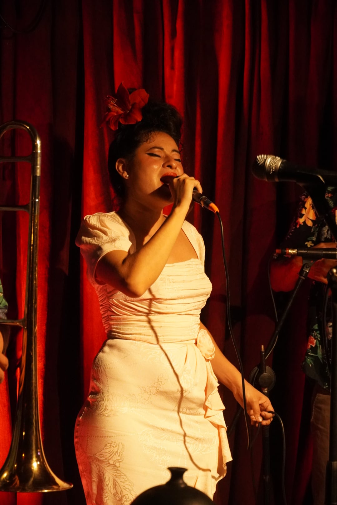 Nicoletta tiene un estilo interpretativo muy peculiar, inspirado por el jazz clásico, género del que es amante.