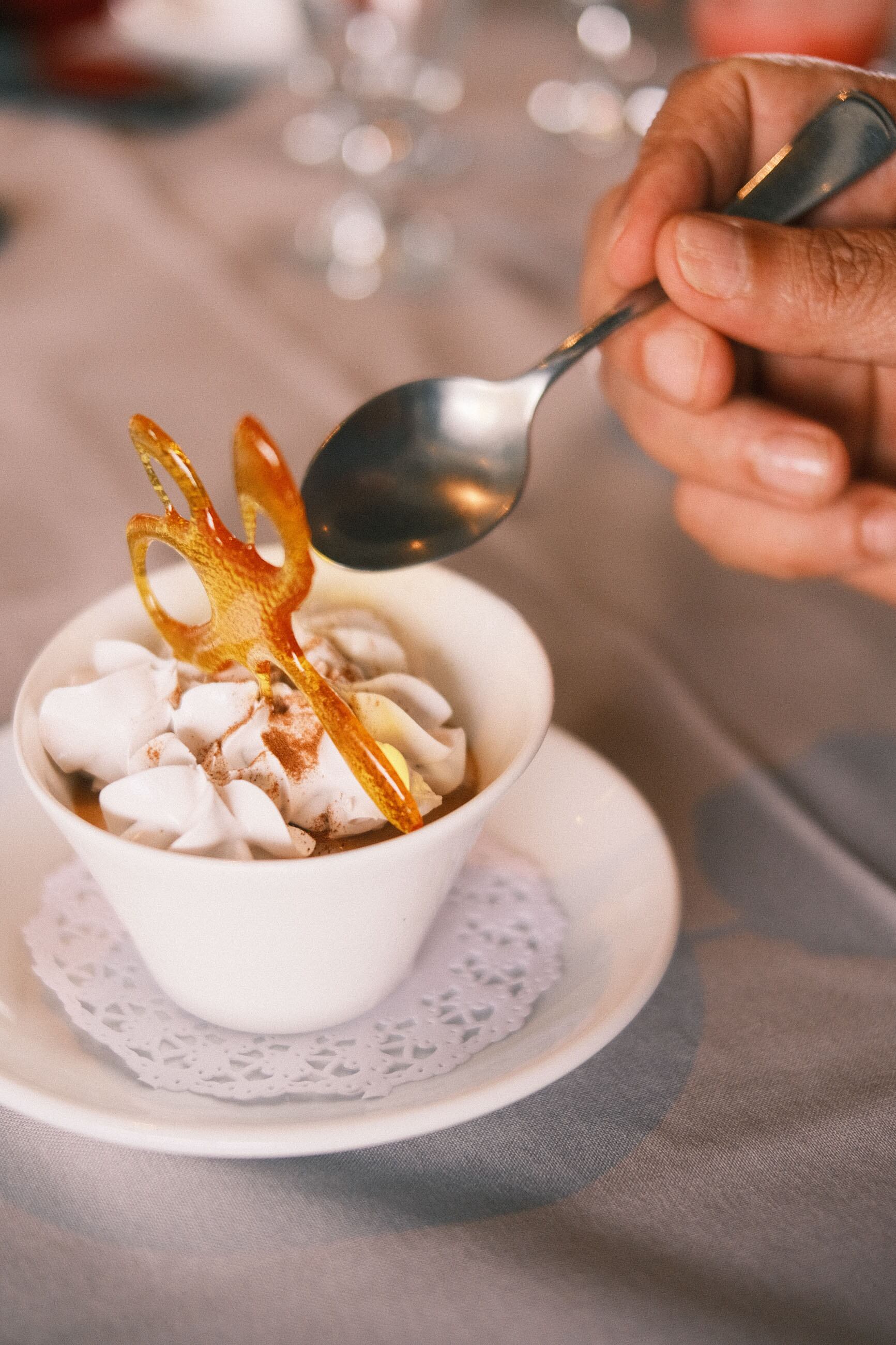 Suspiro limeño servido en Pescatore.