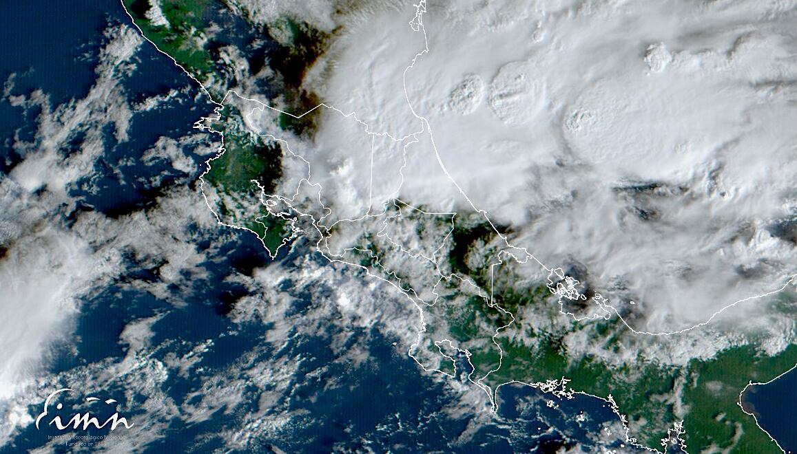 Mapa del IMN mostrando a Costa Rica cubierta de nubosidad desde el Mar Caribe este 1 de diciembre. Este patrón persistirá toda la mañana de este día. Fotografía: IMN