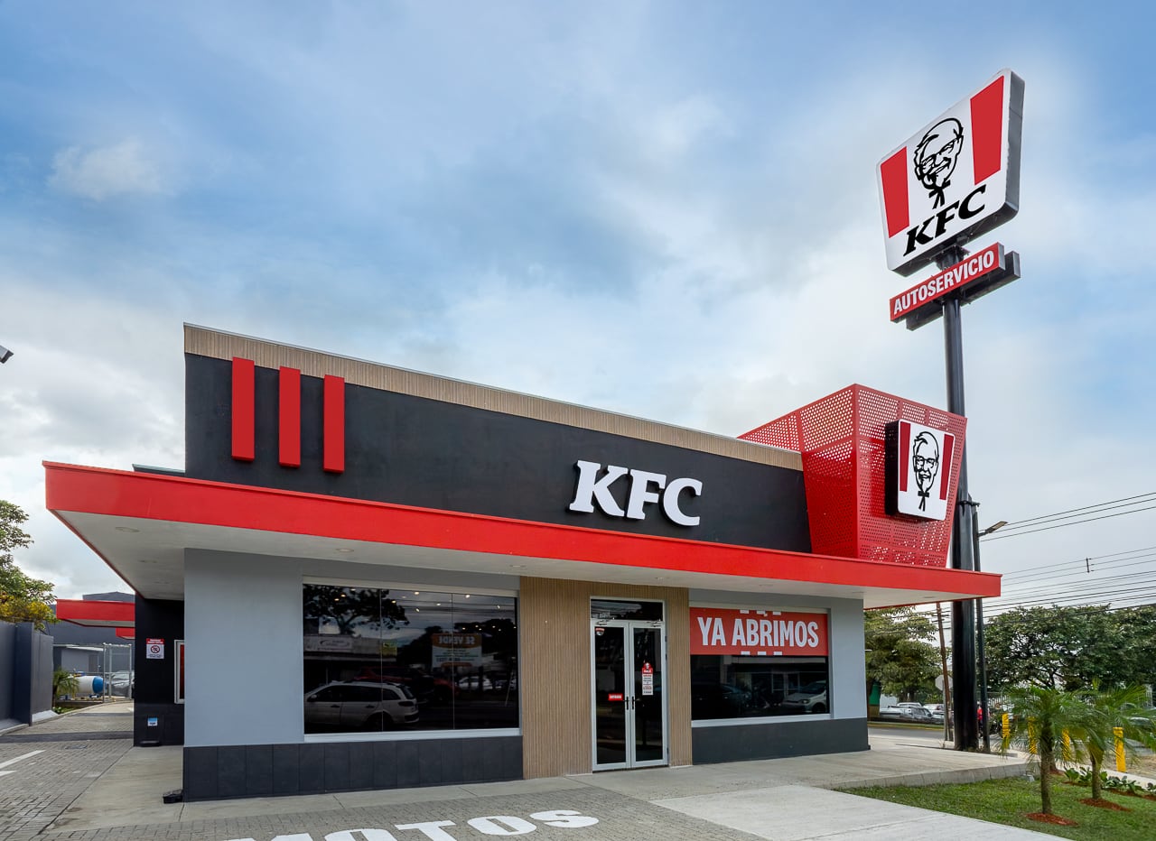 KFC Costa Rica anunció siete nuevas aperturas para 2026, con una inversión de $9,1 millones, generación de empleo y expansión en varias provincias.