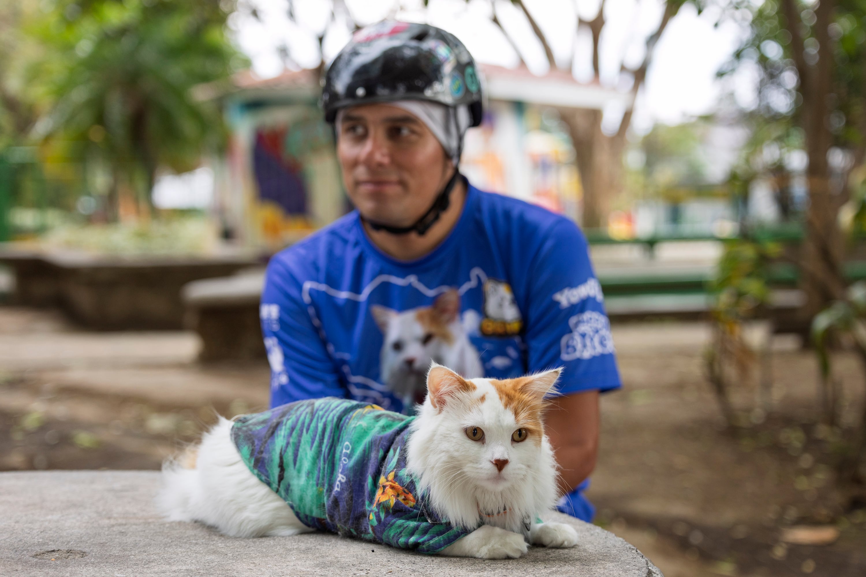 17/03/2026, San José, Tibás, entrevista con Diego Zamora dueño de Bruno, un gato que es su mascota y anda con el por todo el país en bicicleta.