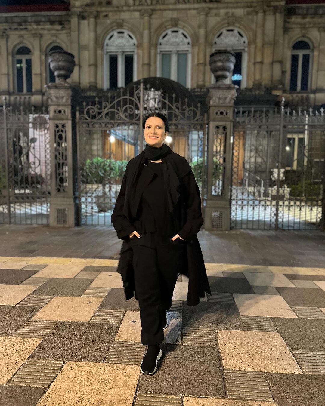 Laura Pausini conoció San José de noche previo a su concierto de este 13 de marzo de 2024 en Parque Viva.