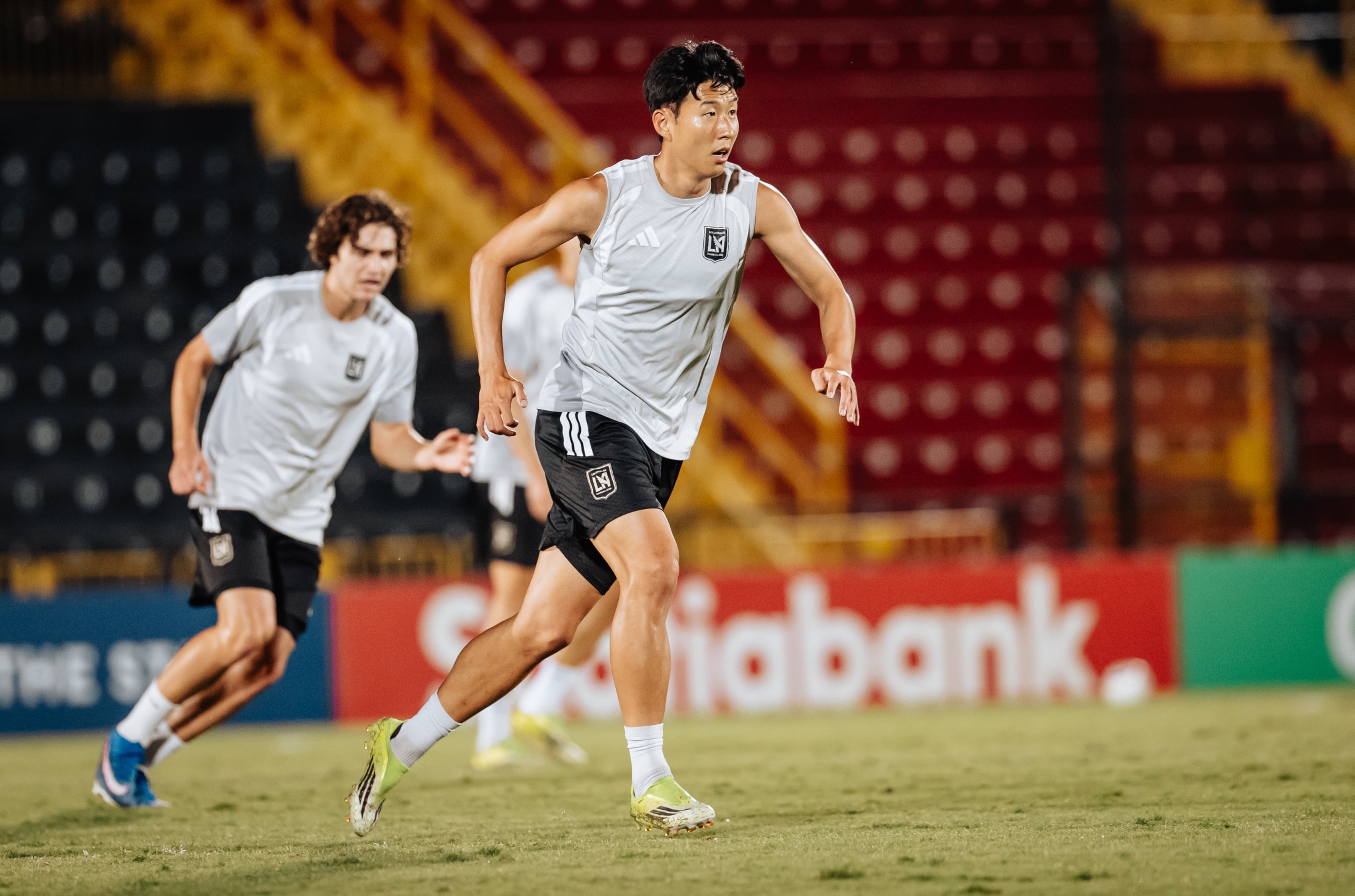 Son Heung-min es uno de los futbolistas de LAFC que se entrenaron en el Estadio Alejandro Morera Soto, un día antes del partido crucial contra Liga Deportiva Alajuelense.