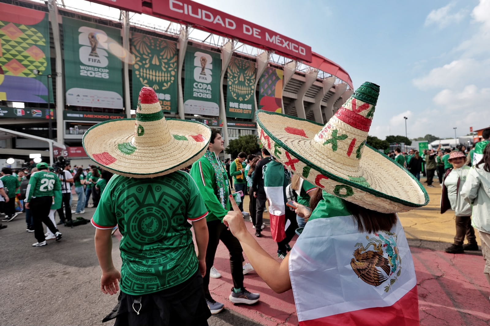 Ambiente México vs. Sudáfrica
Afueras del Estadio Azteca
11 de junio de 2026
Fotógrafo John Durán
