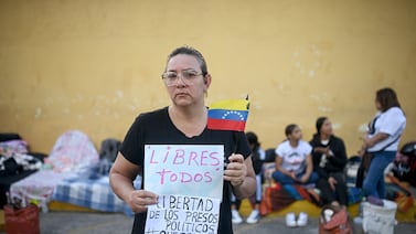 Venezuela libera a 14 periodistas en medio de proceso de excarcelaciones bajo presión de Estados Unidos