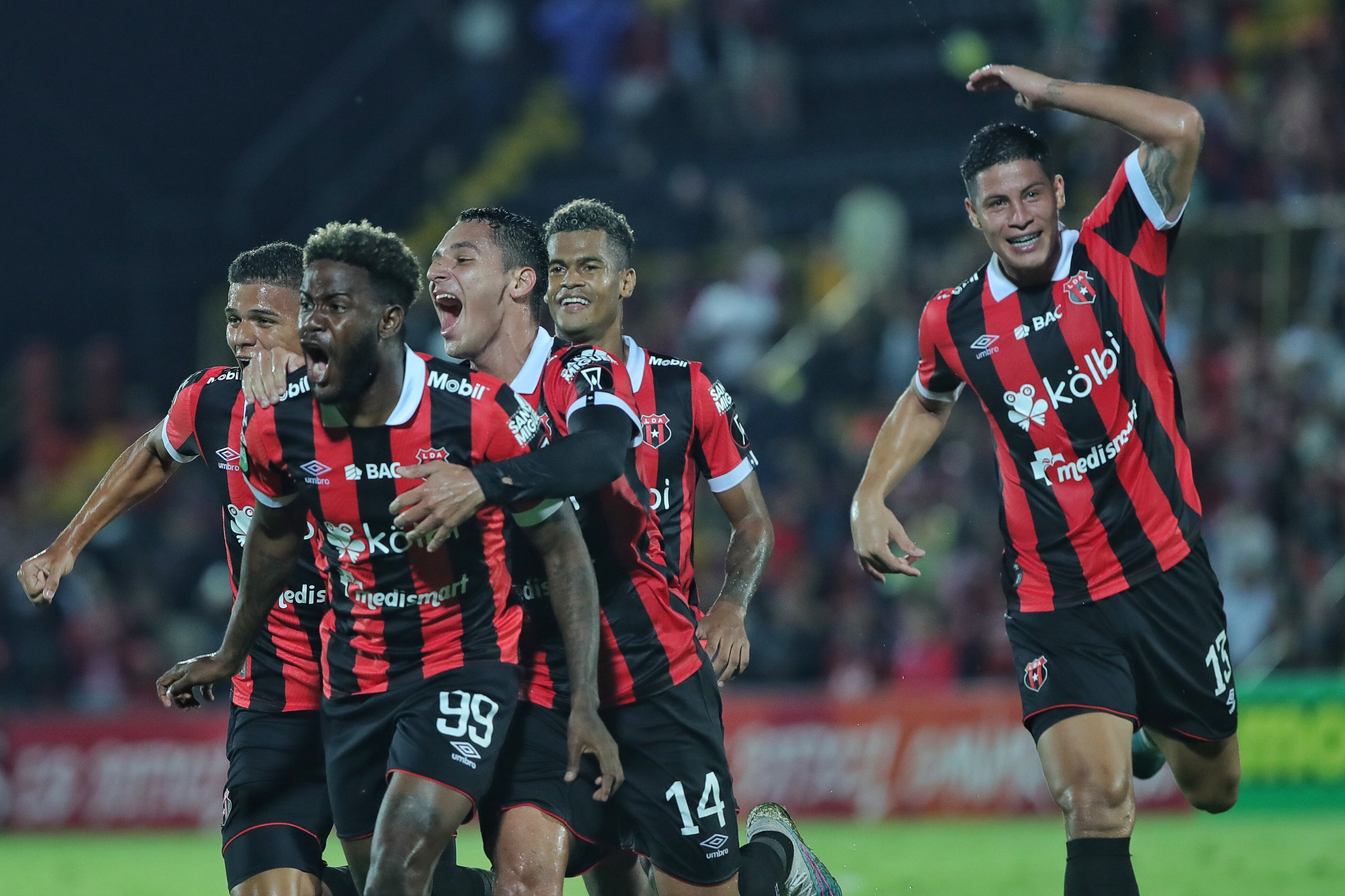 05/10/2023/ Juego entre Liga Deportiva Alajuelense vs Cartaginés por copa centroamericana de CONCACAF / / foto John Durán