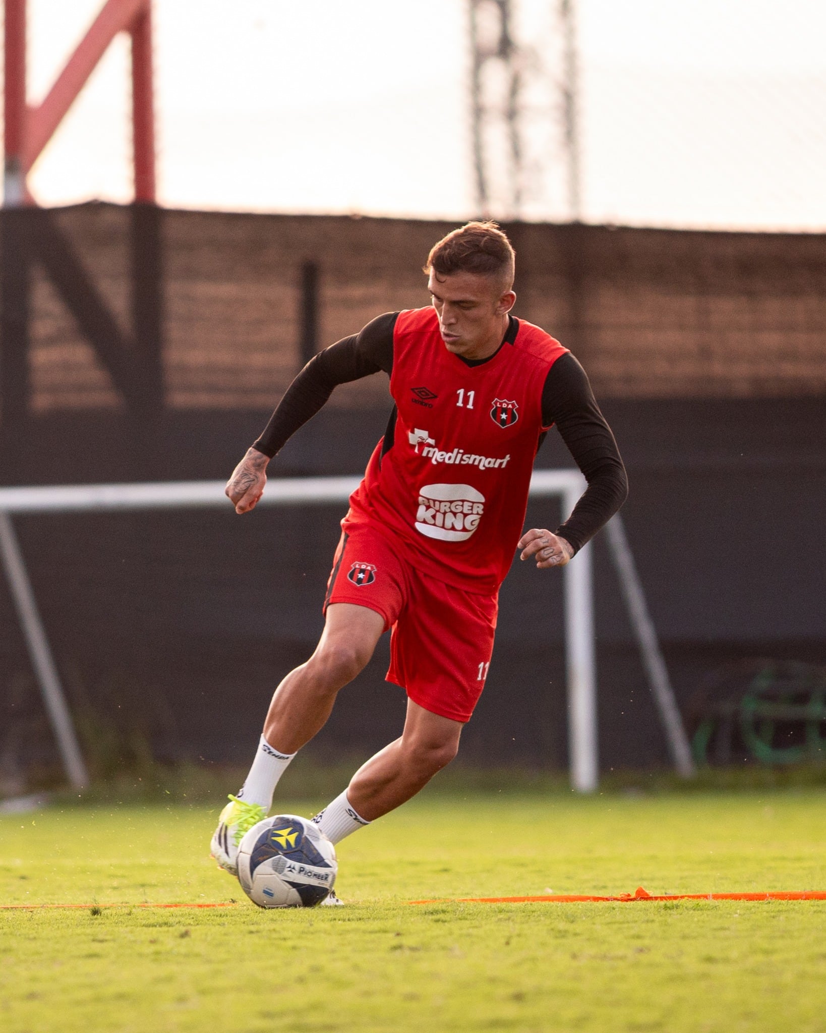 De Kenneth Vargas se espera más en Liga Deportiva Alajuelense.