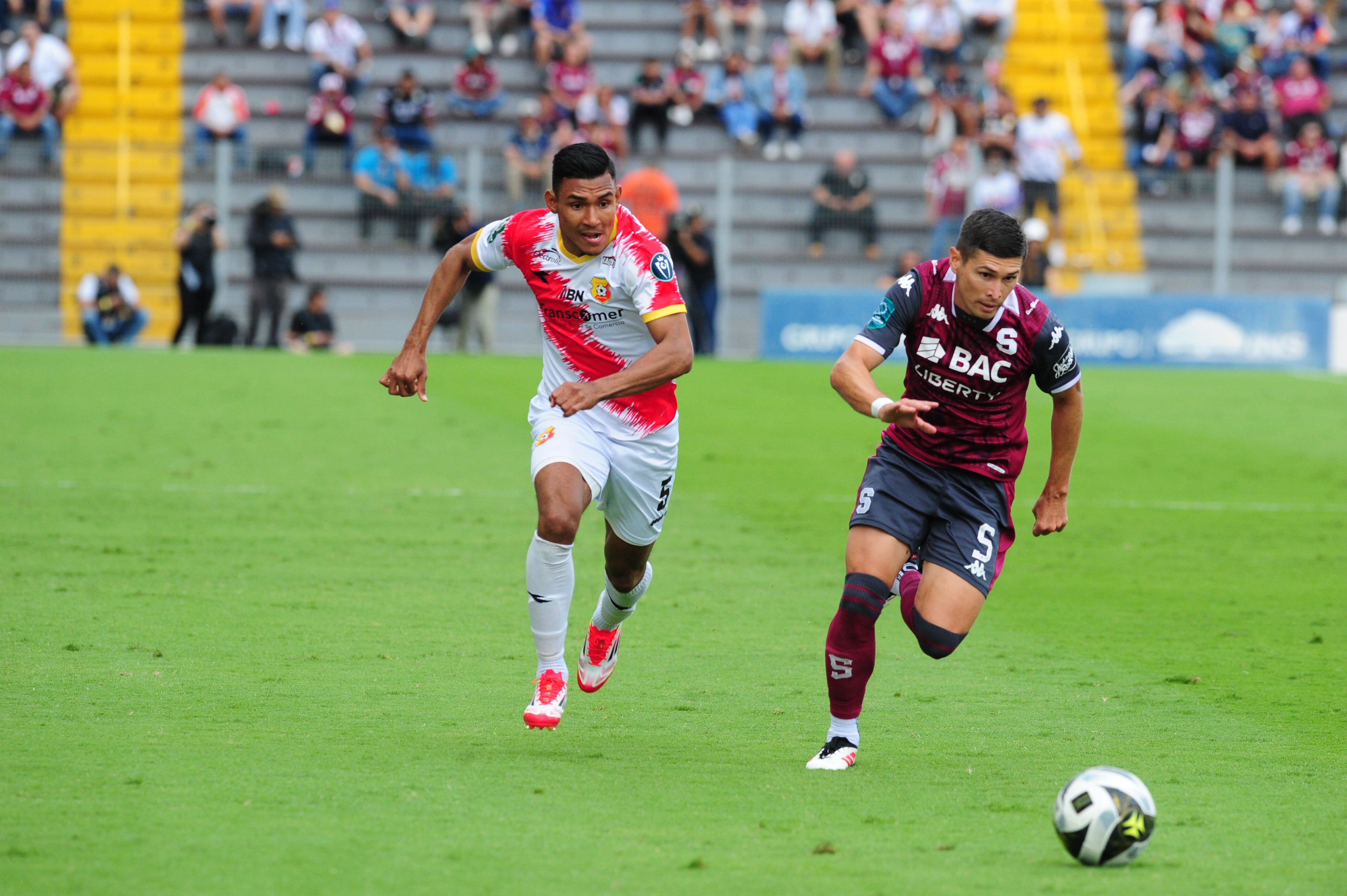 Deportivo Saprissa vs Club Sport Herediano.