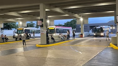 Un concurrido aeropuerto latinoamericano tiene buses gratis hacia la ciudad