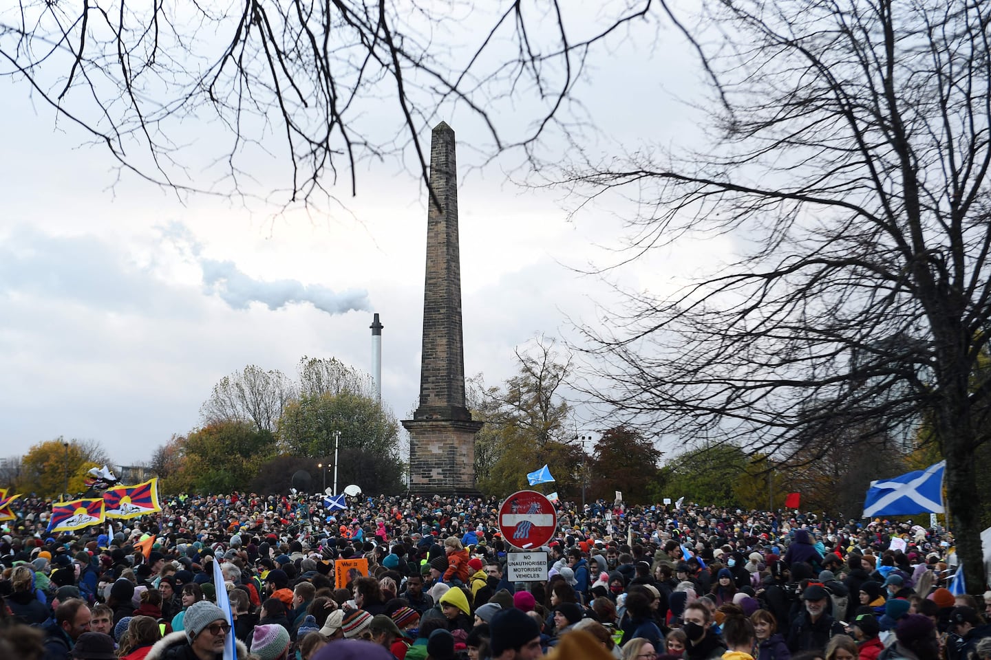 Decenas de miles marchan en Glasgow para exigir ‘justicia climática’ a ...