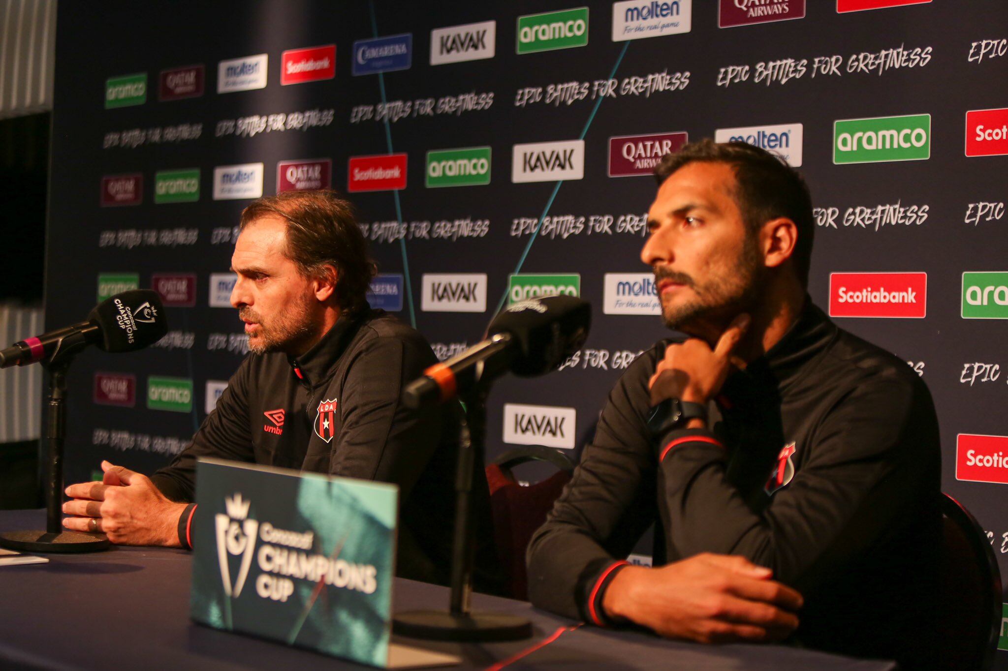 Celso Borges acompañó a Andrés Carevic en la rueda de prensa previo al partido entre New England Revolution y Liga Deportiva Alajuelense en la Copa de Campeones de Concacaf.