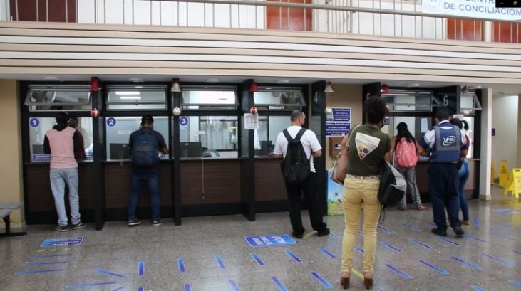 Los servicios de emisión de certificaciones de antecedentes penales, conocida popularmente como hoja de delincuencia, y de pensiones alimentarias, se pueden sacar esta primera semana del año