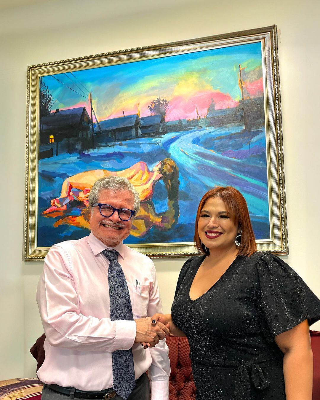 Cantante Jafet Jerez junto al magistrado Fernando Cruz Castro.