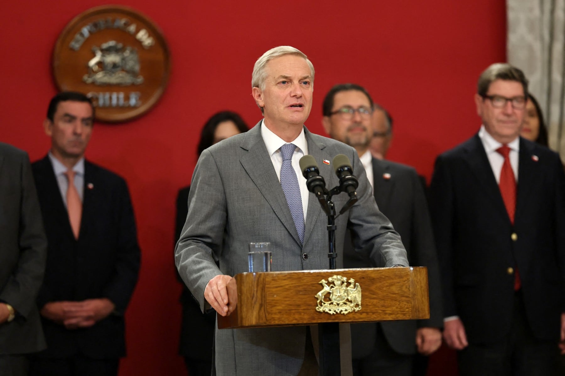 José Antonio Kast destituyó a su ministra de Seguridad y a otra integrante del gabinete mientras enfrenta una caída en su popularidad vinculada a la falta de resultados rápidos en materia de criminalidad.