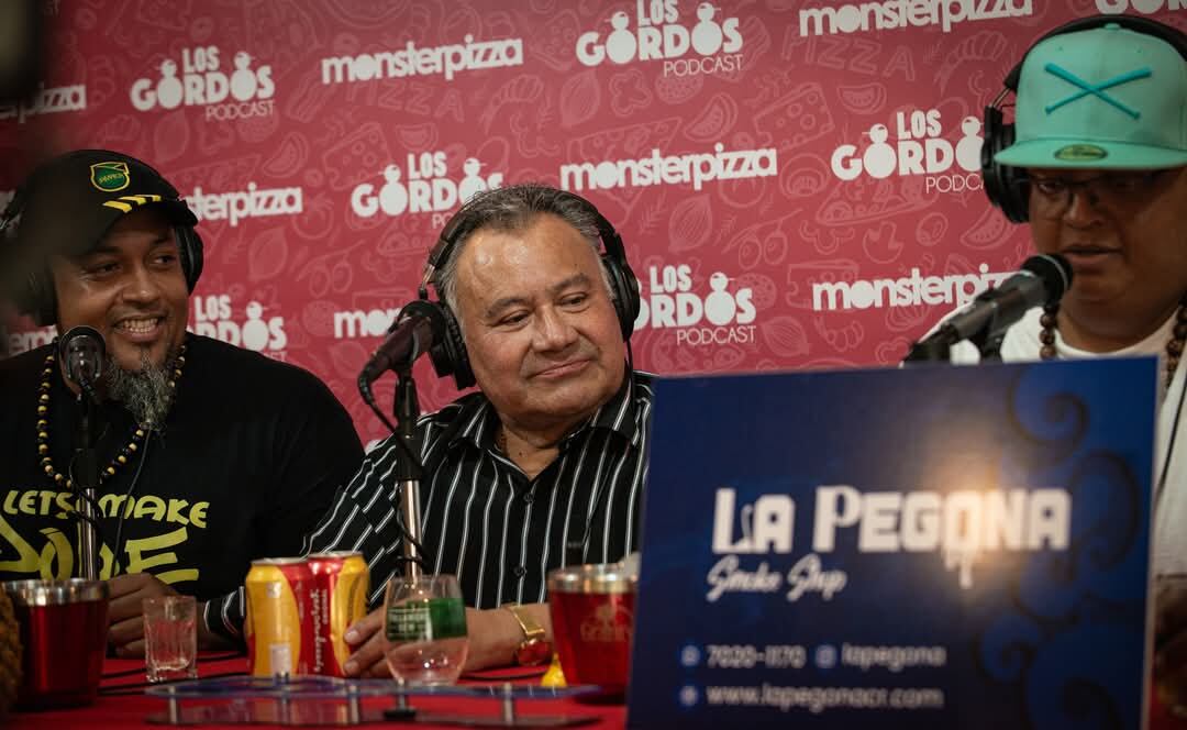 Antonio Méndez, de la Sonora Santanera en el programa 'Los Gordos Podcast' con Toledo, DJ P y Roper.