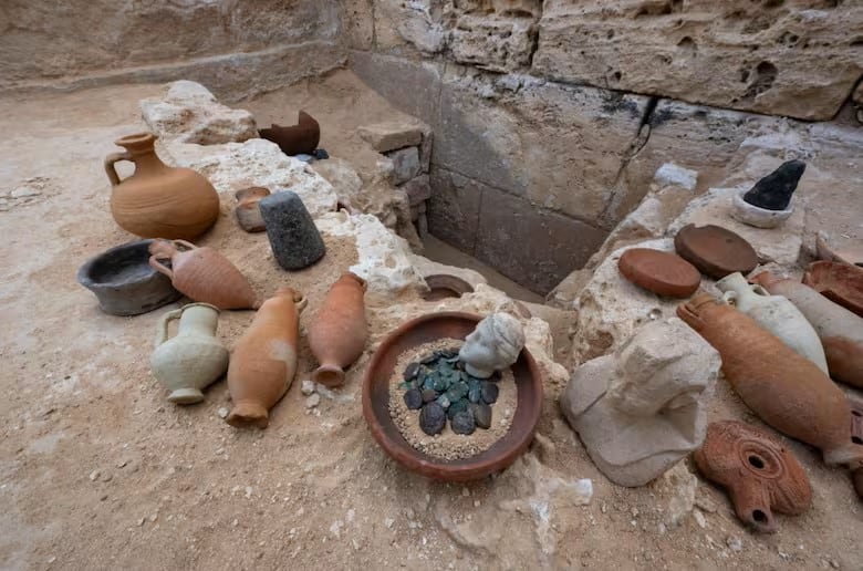 Descubrimientos en Taposiris Magna, incluyendo la estatua que podría representar a Cleopatra VII