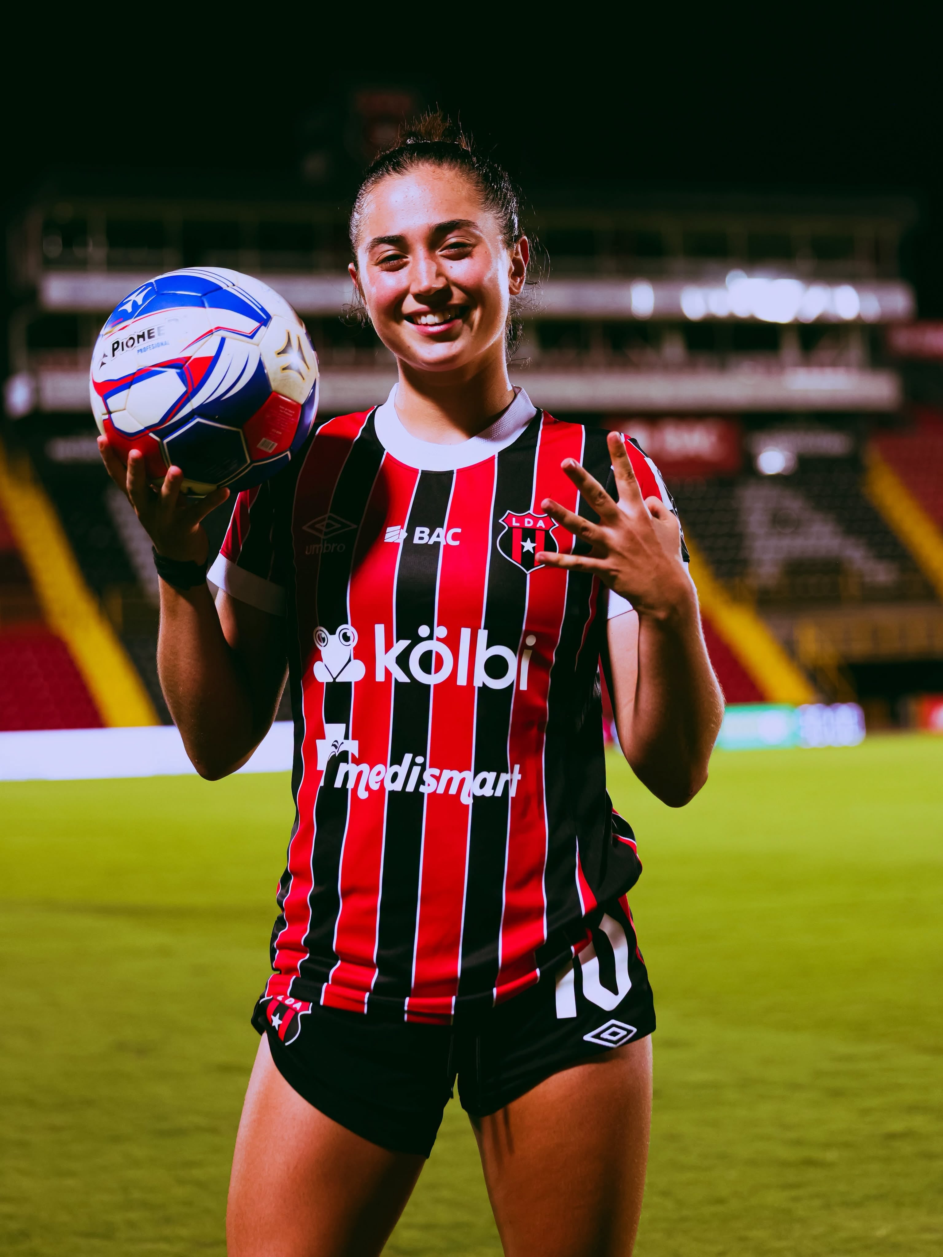 Miranda Solís confesó que había pensado que haría cuatro goles en el partido entre Alajuelense y Pococí, algo que logró en su estreno en el fútbol nacional.