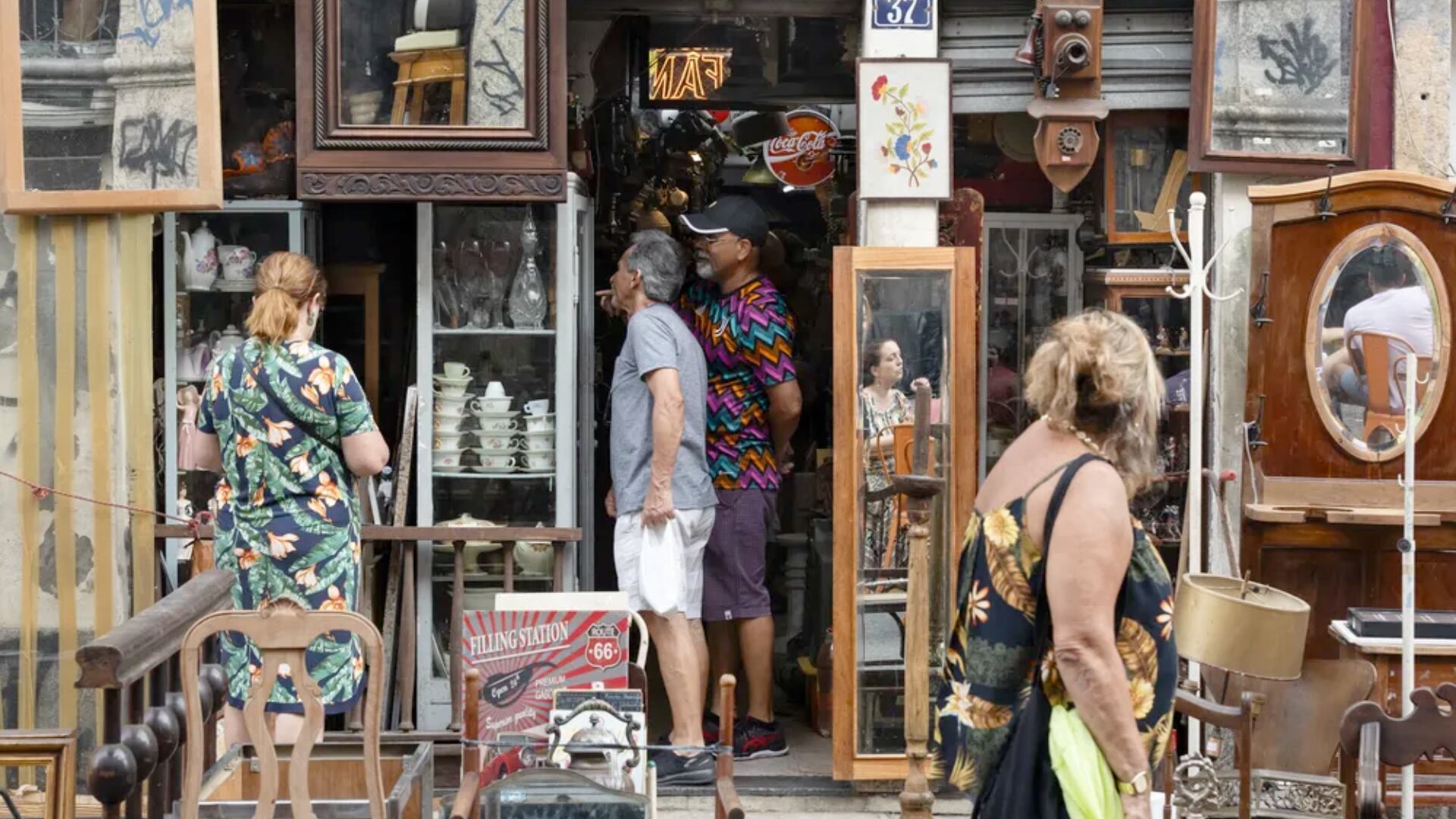 Rua do Senado se convierte en punto de encuentro los sábados por la mañana