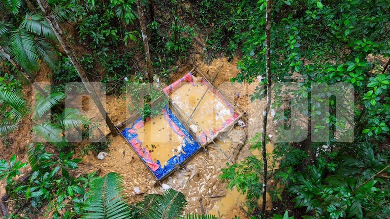 Esto es peor que Crucitas: fuimos a cerro Conchudita, donde una nueva invasión minera llena de cianuro la margen del río San Juan