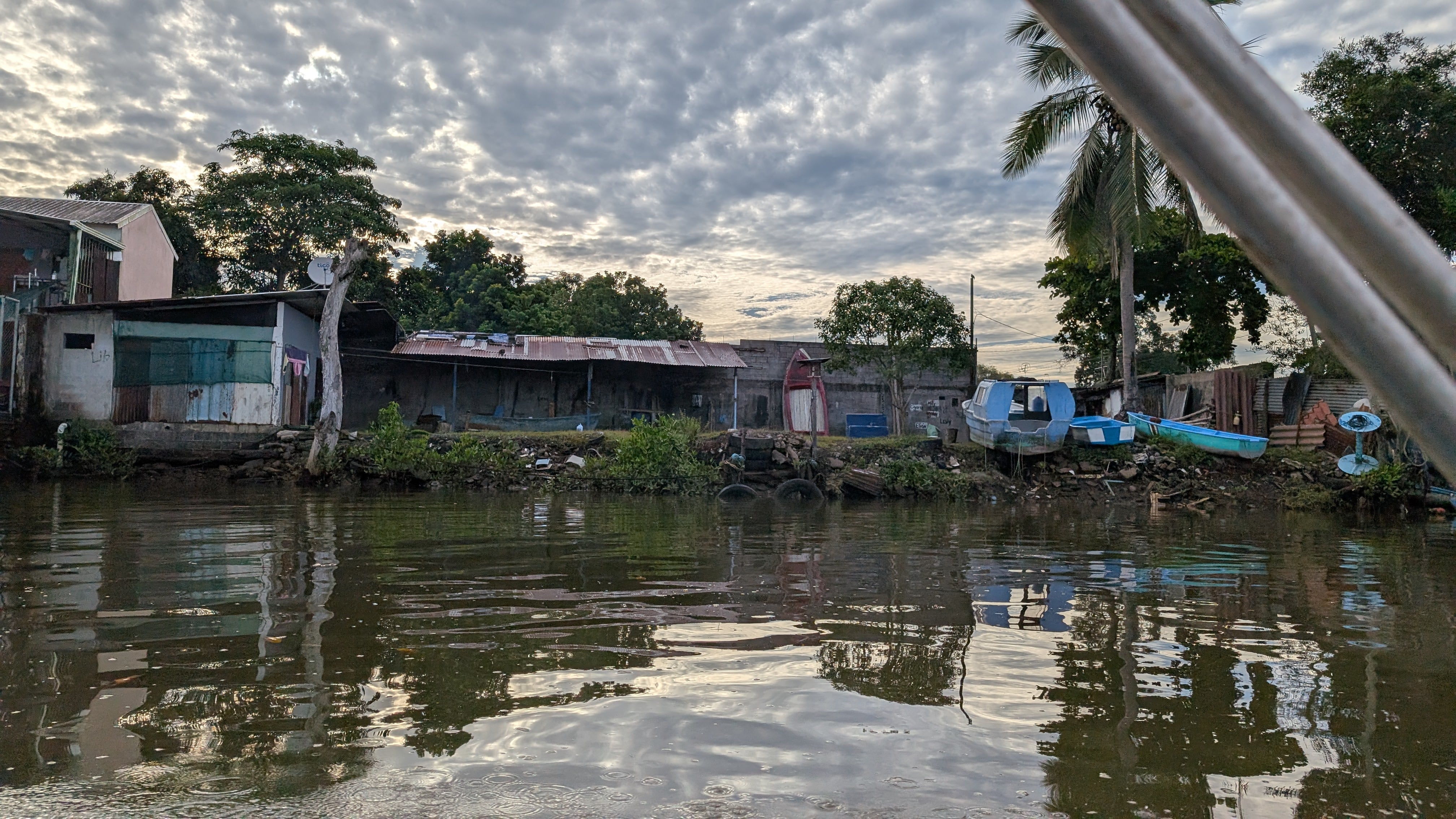 Elegir dónde pescar requiere destreza, no cualquier lugar es apto, pero cuando el capitán encuentra un punto con suerte, la recompensa es grande.