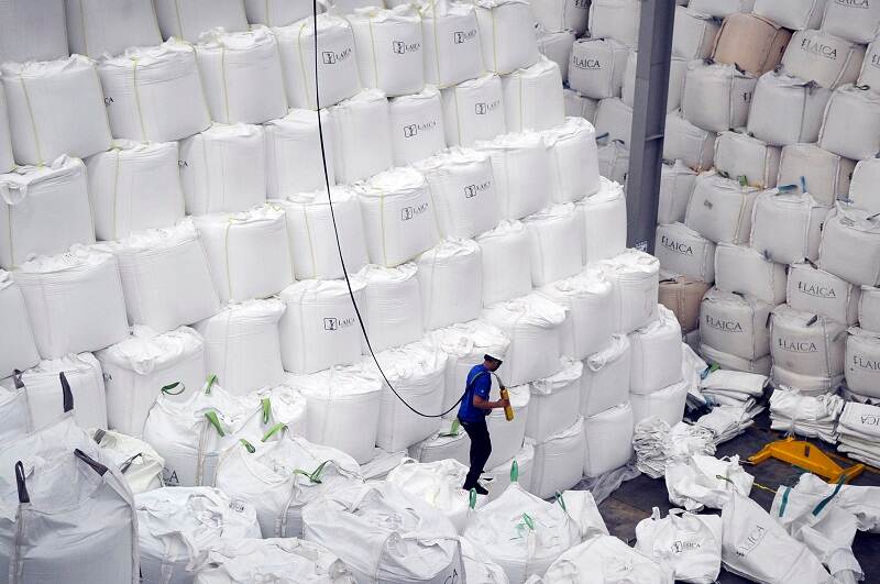 El choque por el mercado de azúcar se presenta porque Laica denuncia un fuerte incremento en las importaciones, lo cual perjudica el comercio del producto local.