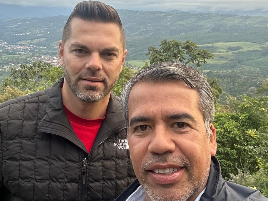 Pavel Pardo y Ernesto de La Torre se encuentran en la zona de Turrialba, donde buscan cerrar el convenio con Turrialba F.C.