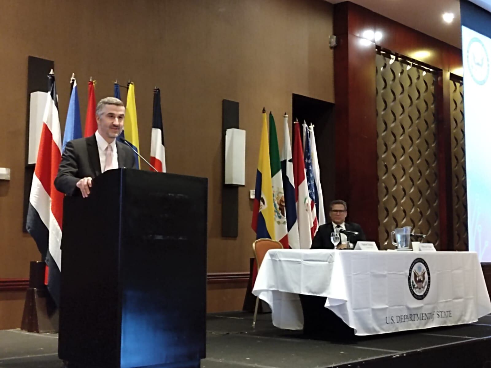 Simposio sobre semiconductores