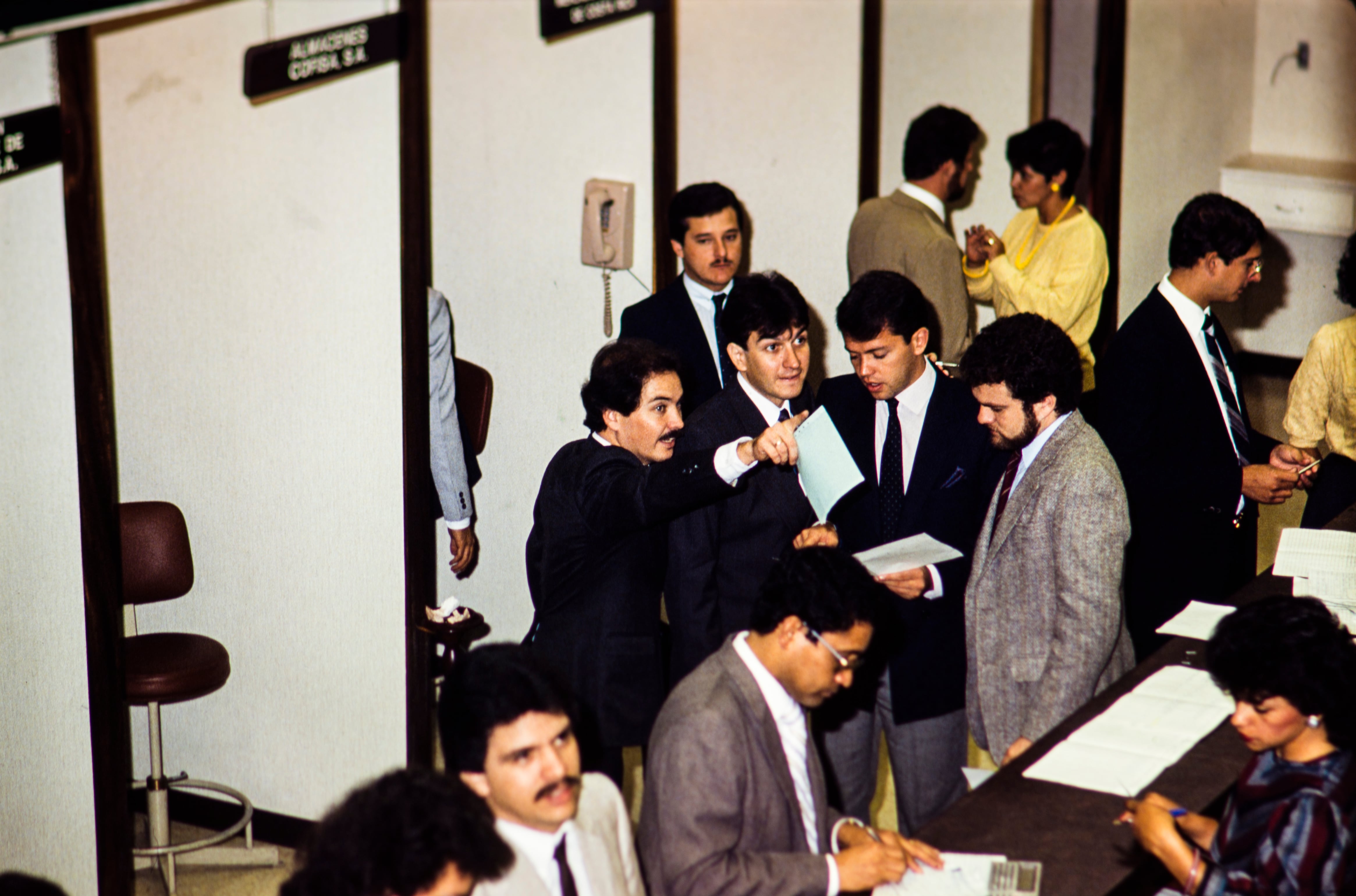 cumple 50 años como socio fundador de la Bolsa Nacional de Valores.