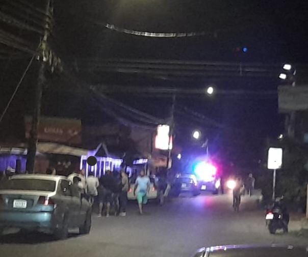 Pese al despliegue policial, hasta el momento no se ha logrado la detención de los sospechosos, que quedaron grabados en una cámara de video. Foto: Reiner Montero.