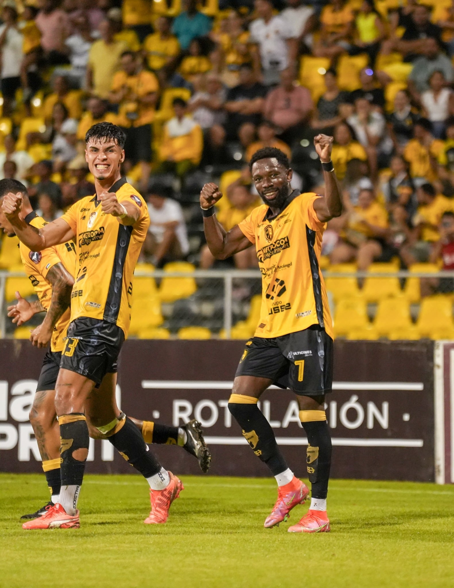 El Municipal Liberia tuvo como referentes de ataque ante San Carlos a Fernando Lesme y Keysher Fuller.