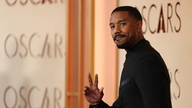 Premios Óscar 2026: una alfombra roja extravagante y pequeños detalles de la gala