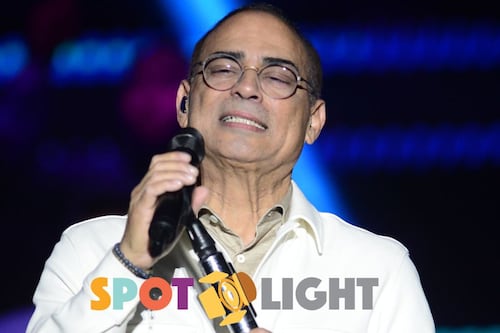 Gilberto Santa Rosa hizo algo que pocos se atreven con una persona del público en Costa Rica: vea el video