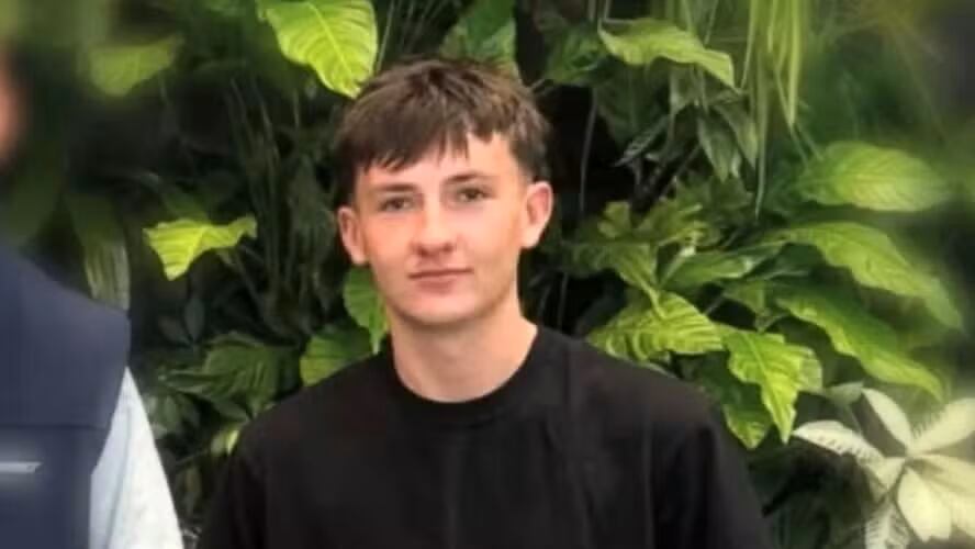 Ryan Satterthwaite murió tras sufrir un golpe en la cabeza durante un reto viral de colisión sin protección