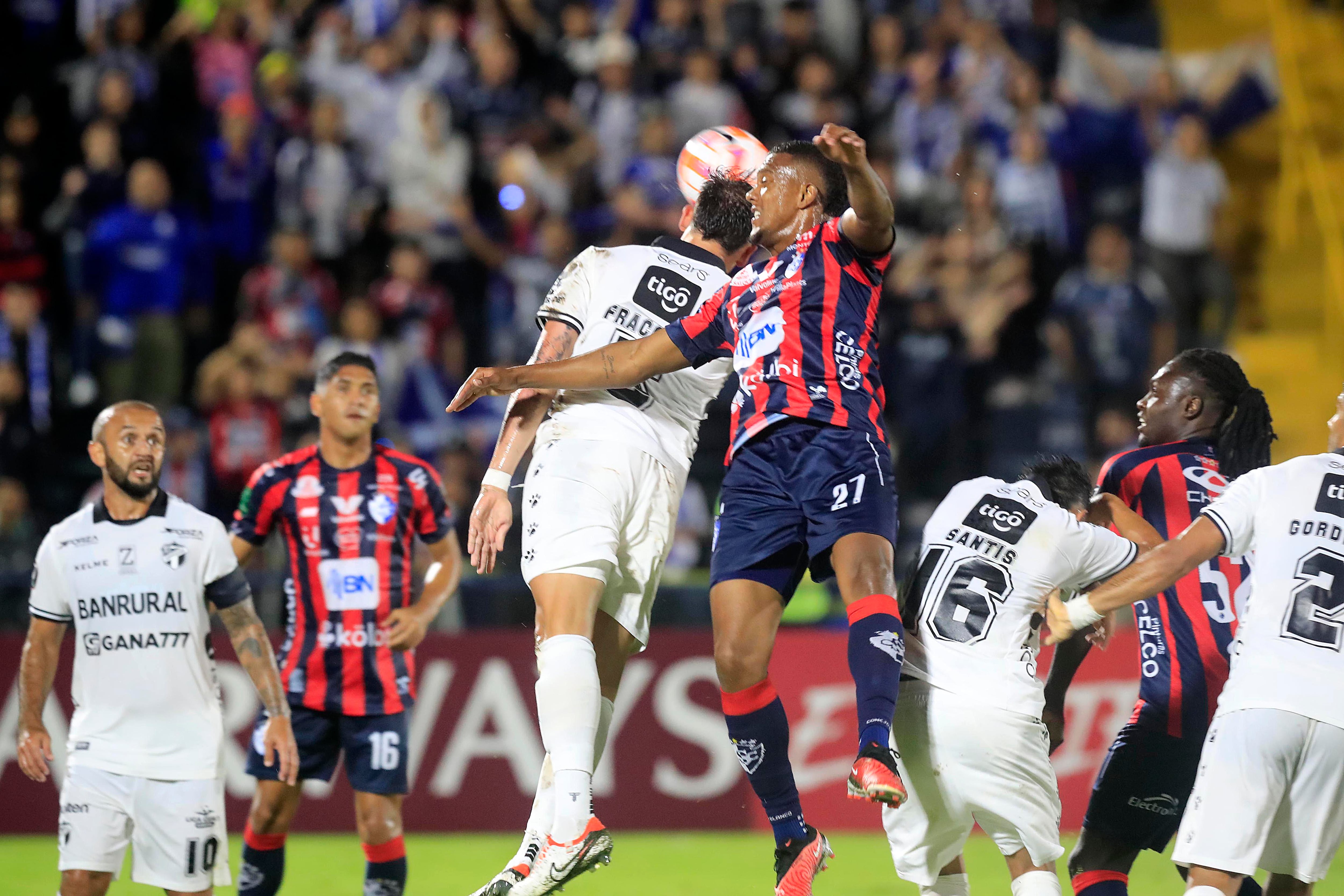 04/10/2023 Estadio Fello Meza, Cartago. El Club Sport Cartaginés recibió a Comunicaciones, de Guatemala, en partido de ida por repechaje de la Copa Centroamericana de CONCACAF.