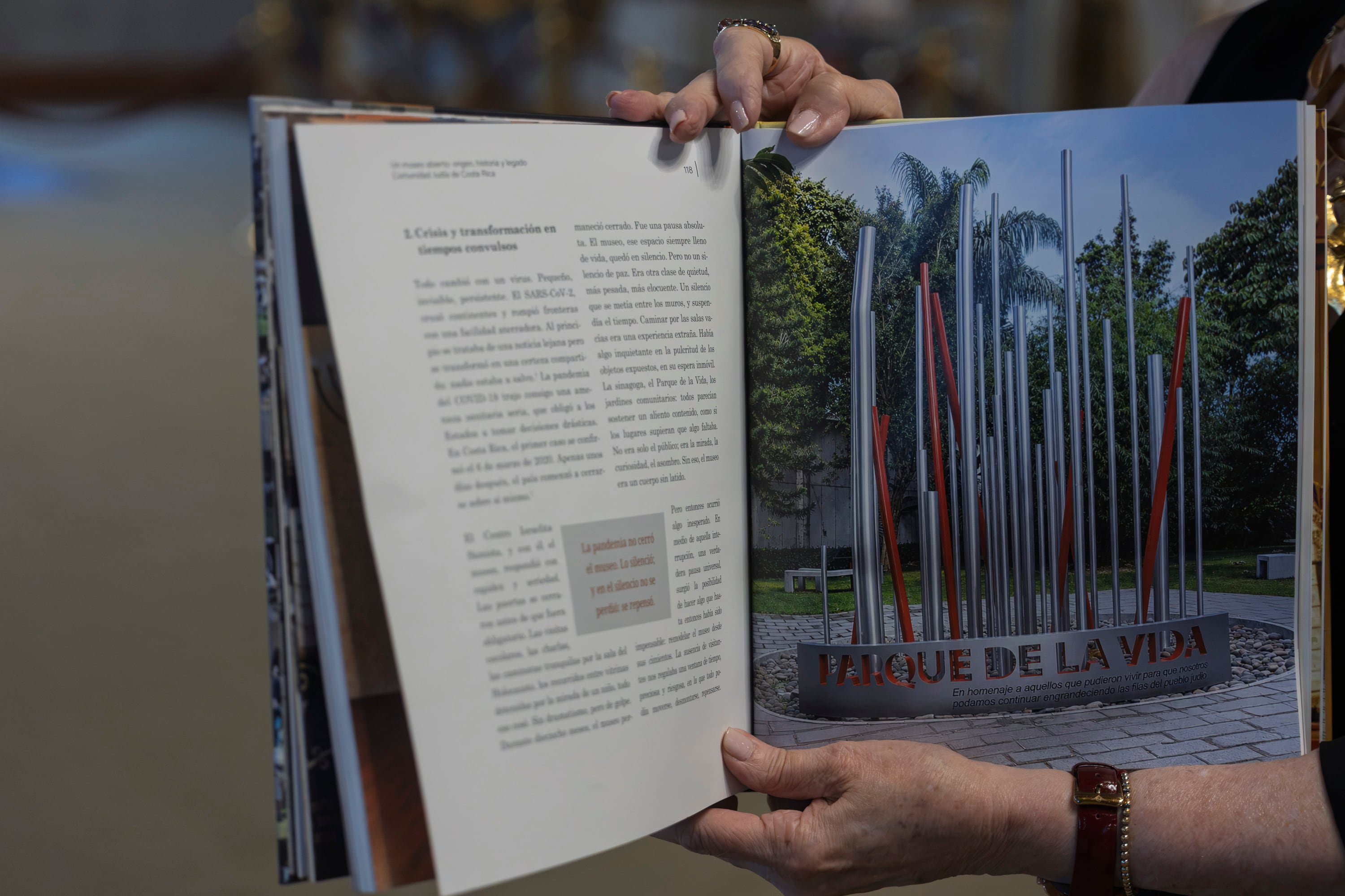 29/09/2026, San José, Teatro Nacional, entrevista con Vilma Faingezicht, por la presentación de su libro sobre la historia del Museo Judio de Costa Rica.